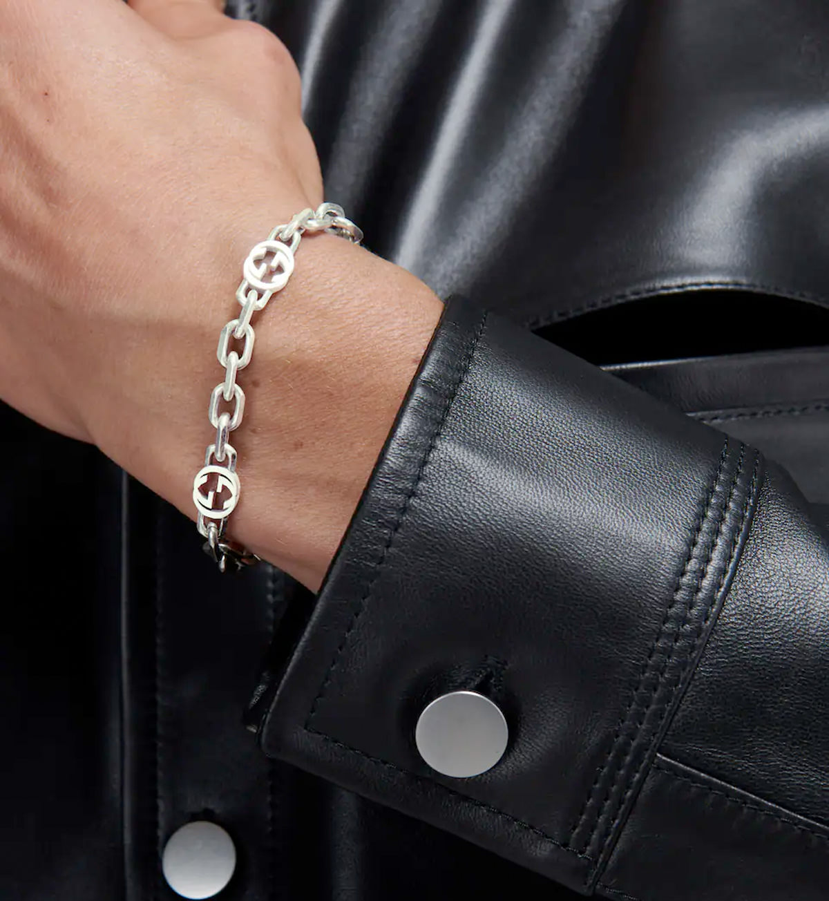 Mytheresa折扣低至3折，部分商品可折上7折！