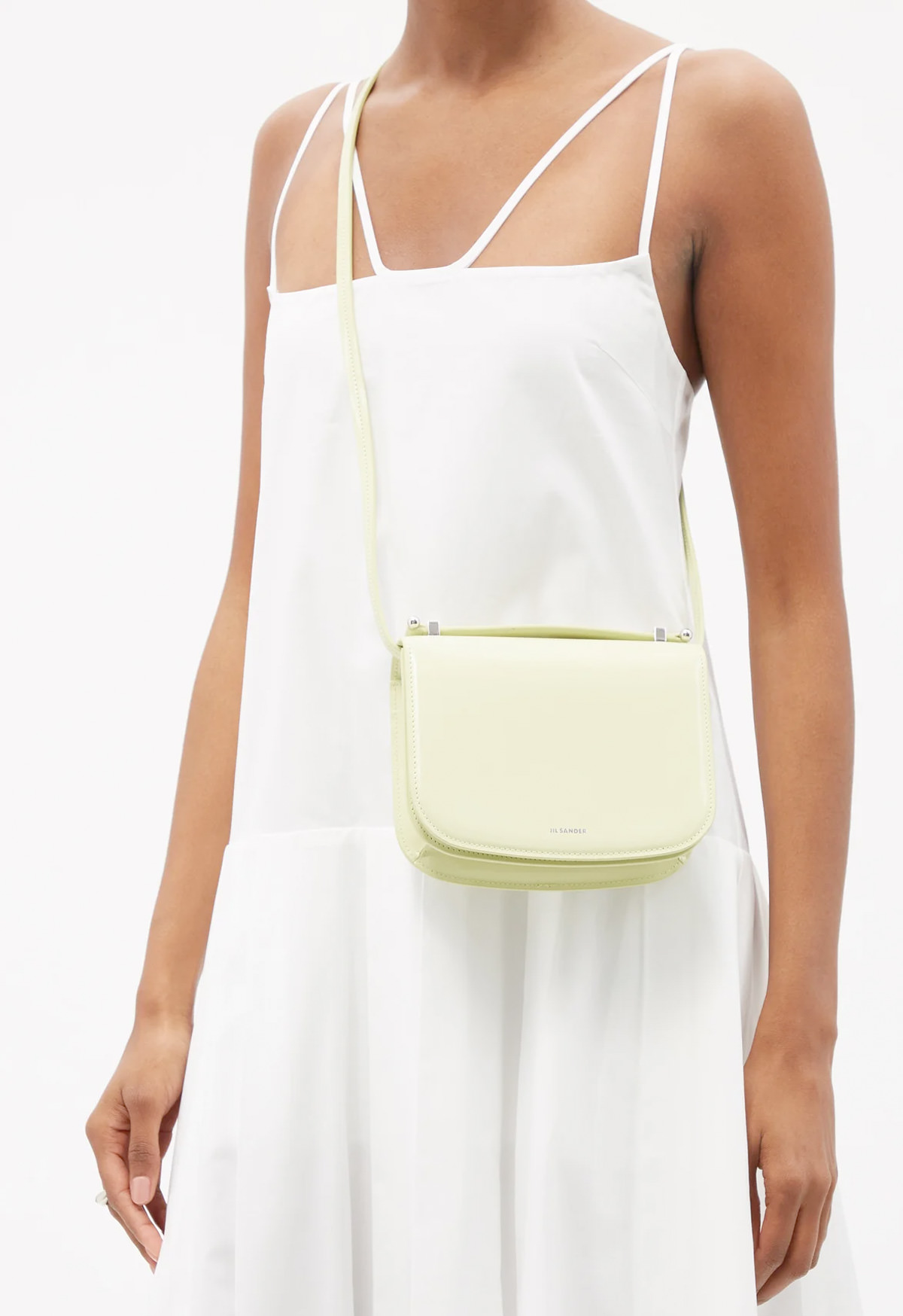 Matchesfashion APAC Sale低至3折，A.P.C.草編包折扣中