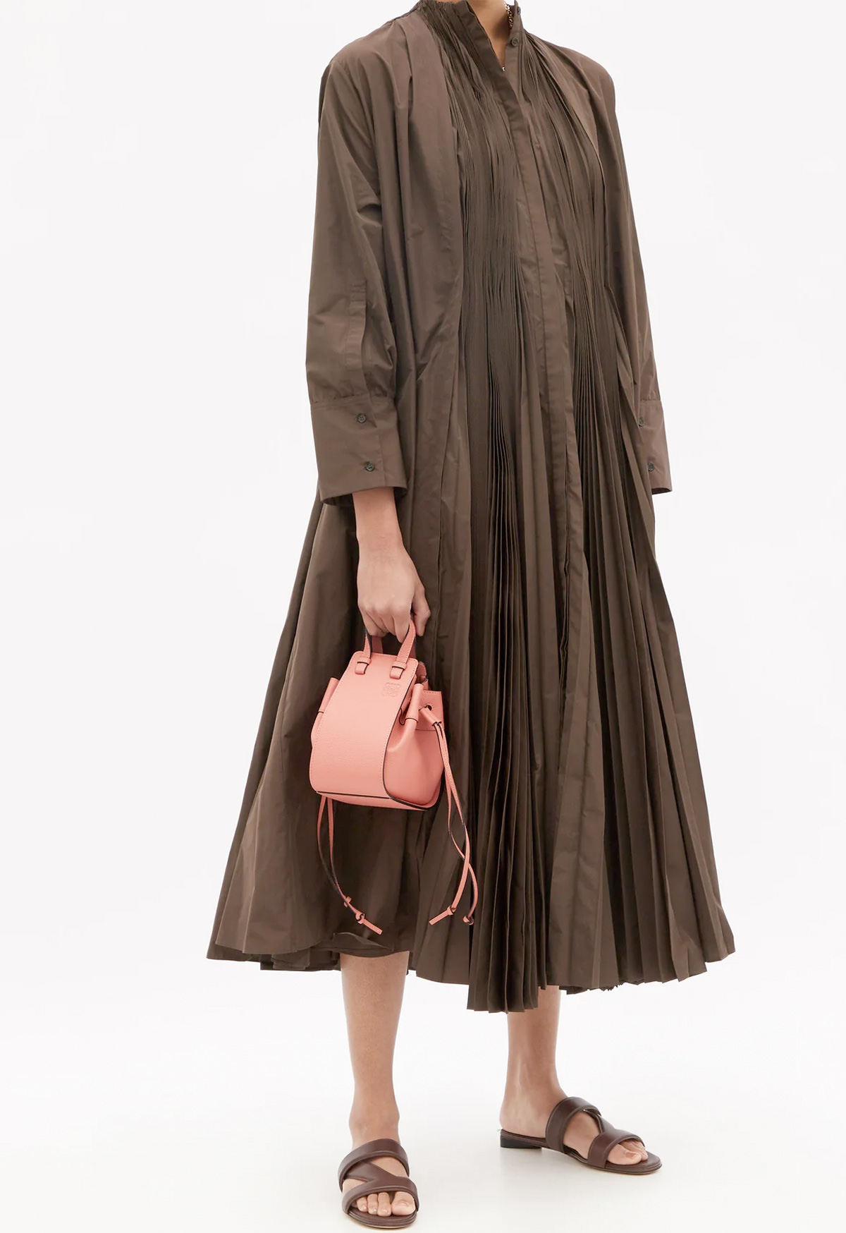 Matchesfashion APAC Sale低至3折，A.P.C.草編包折扣中