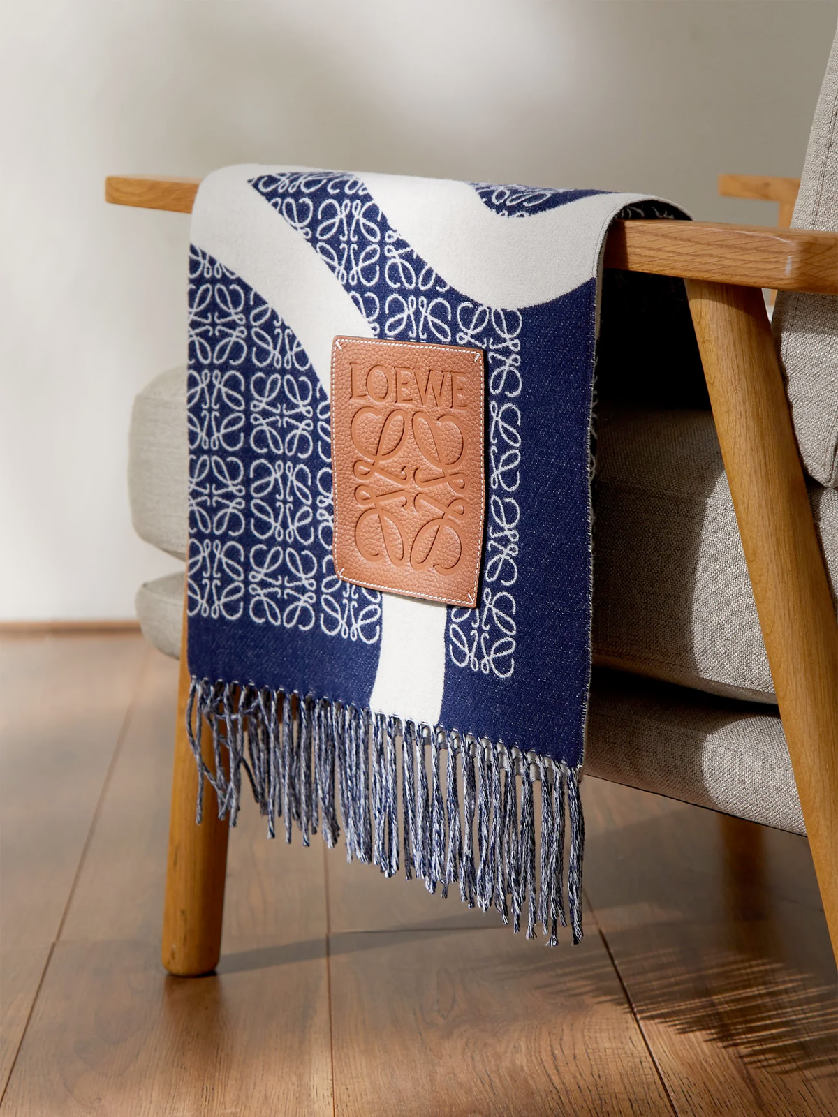 Matchesfashion折扣區低至5折超好逛，新加入很多折扣單品！