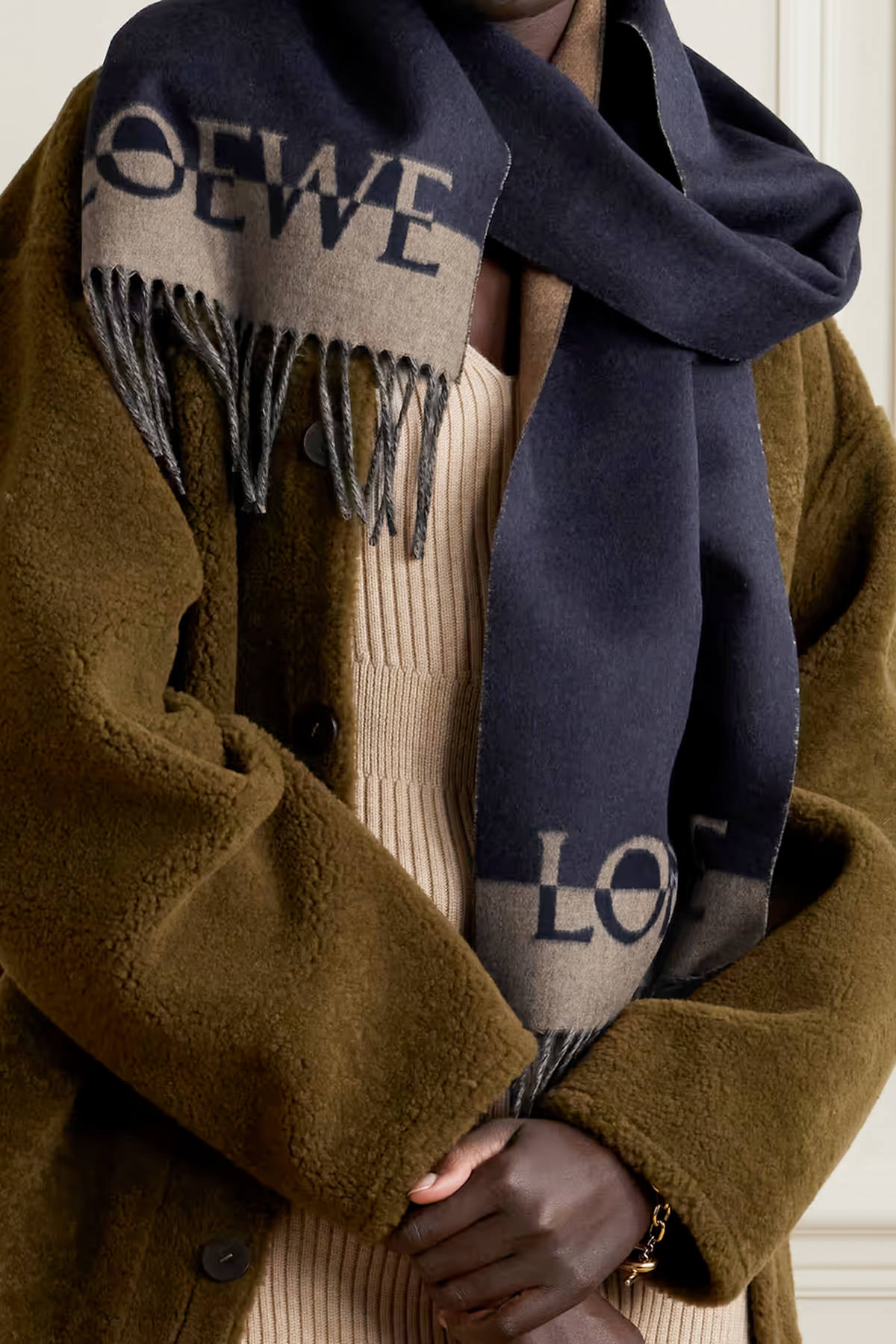 Net-a-porter年中大促，低至5折！Agolde牛仔短褲、Loewe草帽、ZIMMERMANN、Self-portrait洋裝5折囉～