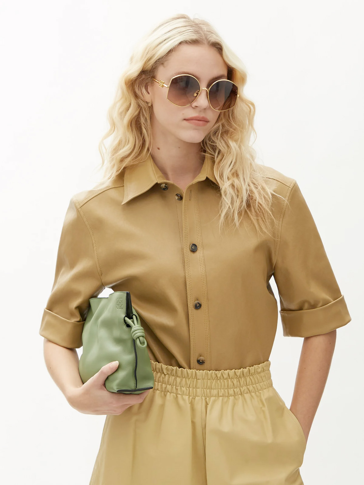 Matchesfashion指定8折, YSL、LINDA FARROW、LOEWE墨鏡折扣!Revolve全站82折 - 第3張圖 Matchesfashion指定8折, YSL、LINDA FARROW、LOEWE墨鏡折扣!Revolve全站82折