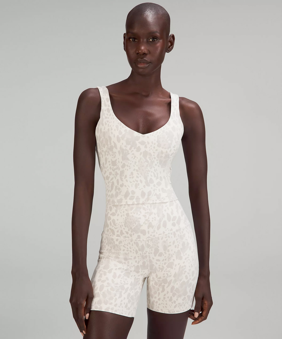 Oct. 10月 國外電商折扣訊息快報：24S、SSENSE、Lululemon、Selfridges彩妝保養、Mytheresa、Tory Burch、Le Labo、Prada、Net-a-porter、CETTIRE、FOREO、Farfetch、SEZANE、Essentials