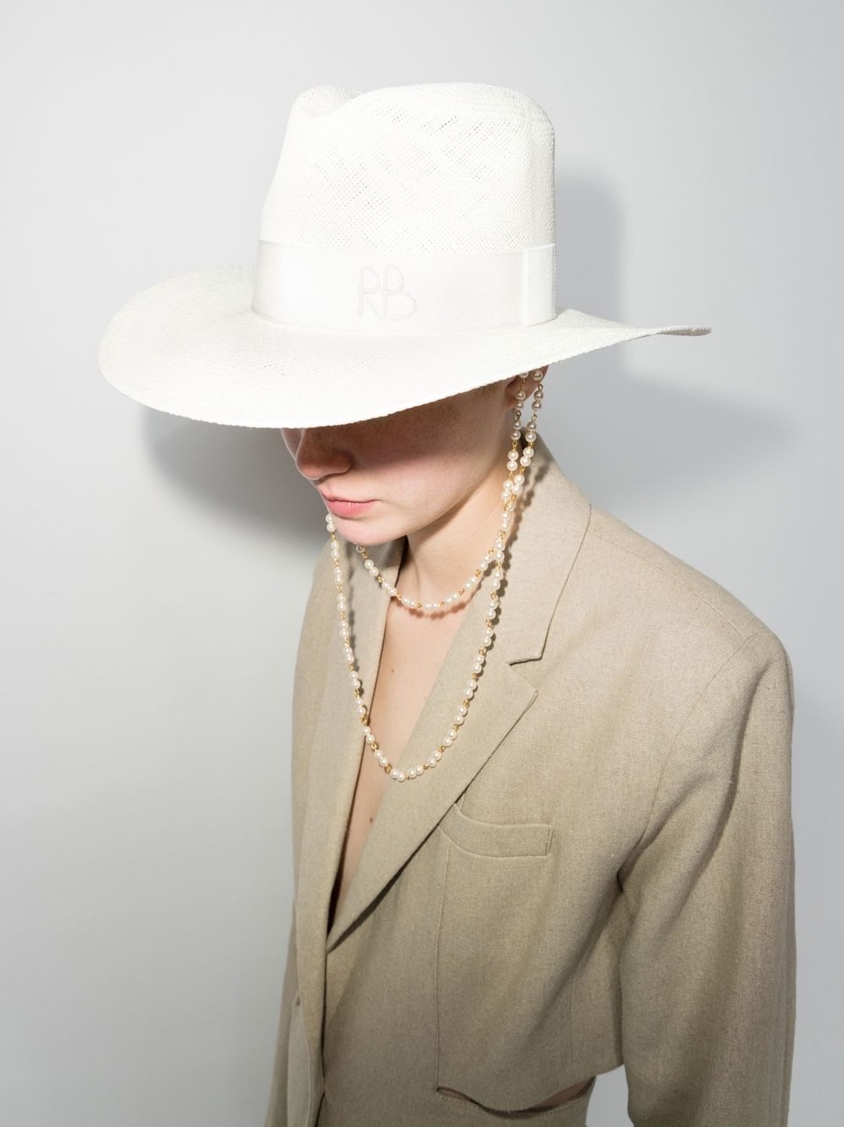 Farfetch年中折扣季低至5折+再打8折!Veja、Céline、Louis Vuitton都可折上折! - 第8張圖 Farfetch年中折扣季低至5折+再打8折!Veja、Céline、Louis Vuitton都可折上折!